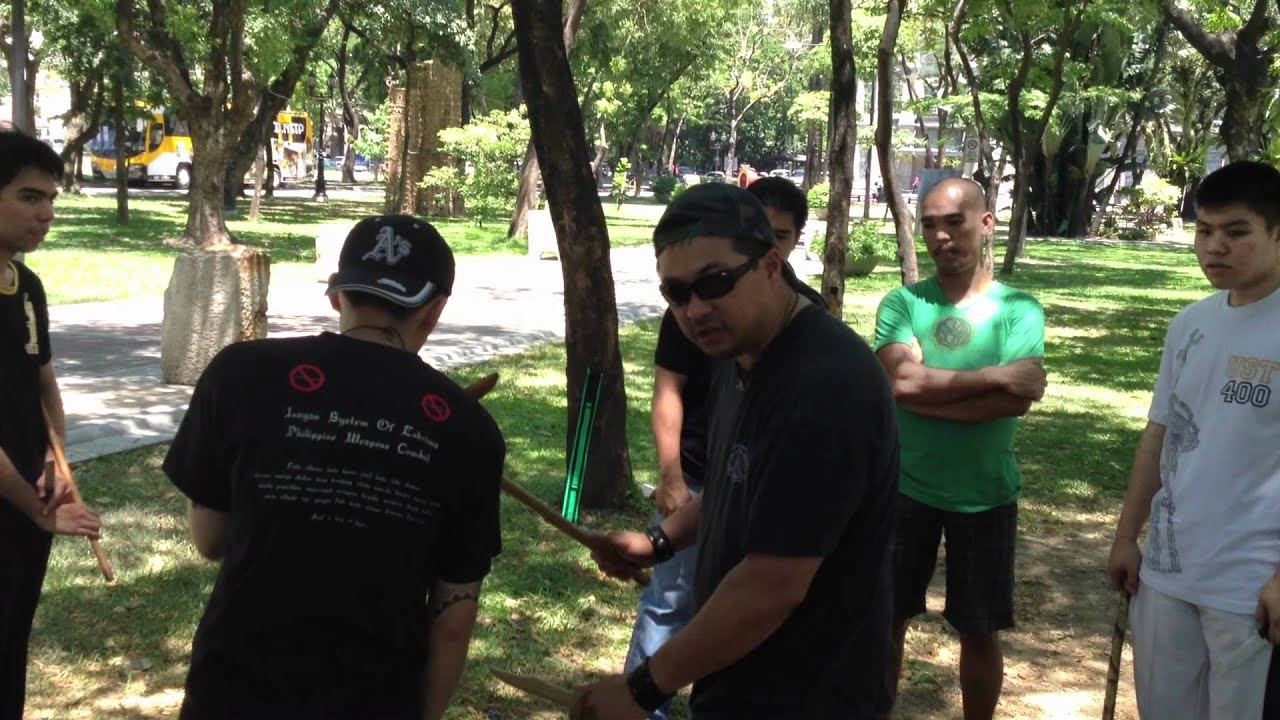 Jason Inay in UST (espada y daga)