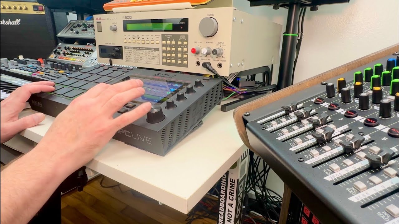 BEATMAKING ON AKAI S900