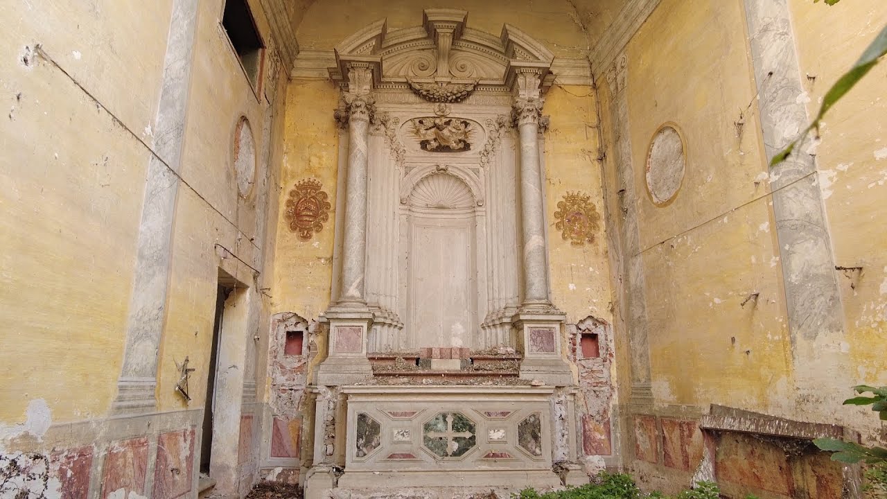 VILLA VENETA ABBANDONATA - CON UNA CHIESA AL SUO INTERNO DEDICATA A S.NICOLA