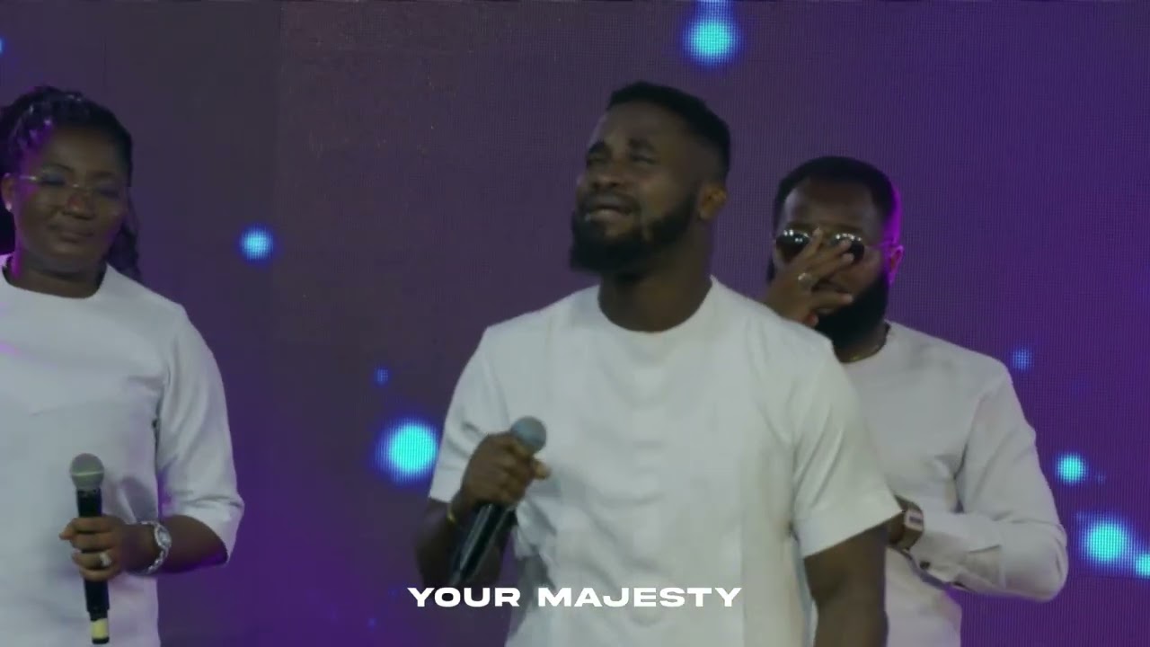 POWERFUL FIRST SUNDAY SERVICE  WORSHIP MEDLEY-  BY JP BROWN & THE KHARIS CHOIR