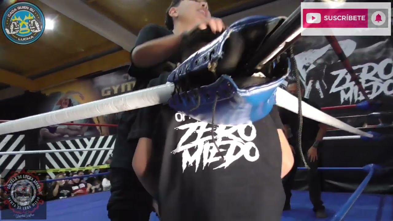 Paco vs Santi lucha de exhibición en la escuela de Penta 0 Miedo
