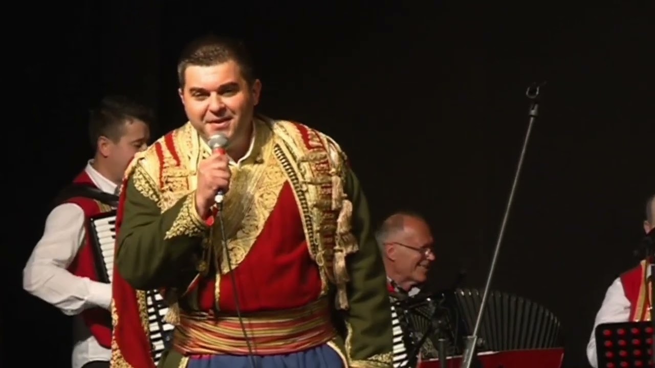 Novak Laketić-Prođi dragi večeras kroz selo - Uživo | Solistički koncert