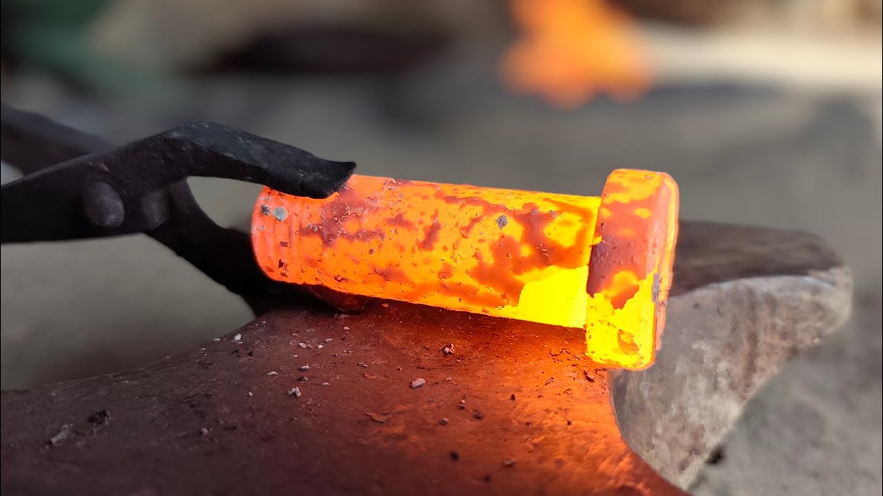 Make a mini hammer from a bolt /Blacksmith