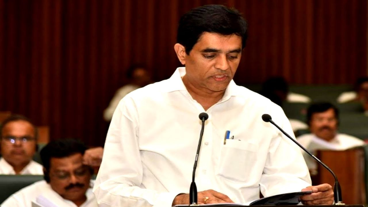 Finance Minister Buggana reveals names of ‘buyers’ | TDP insider trading Amaravati | Sakshi TV