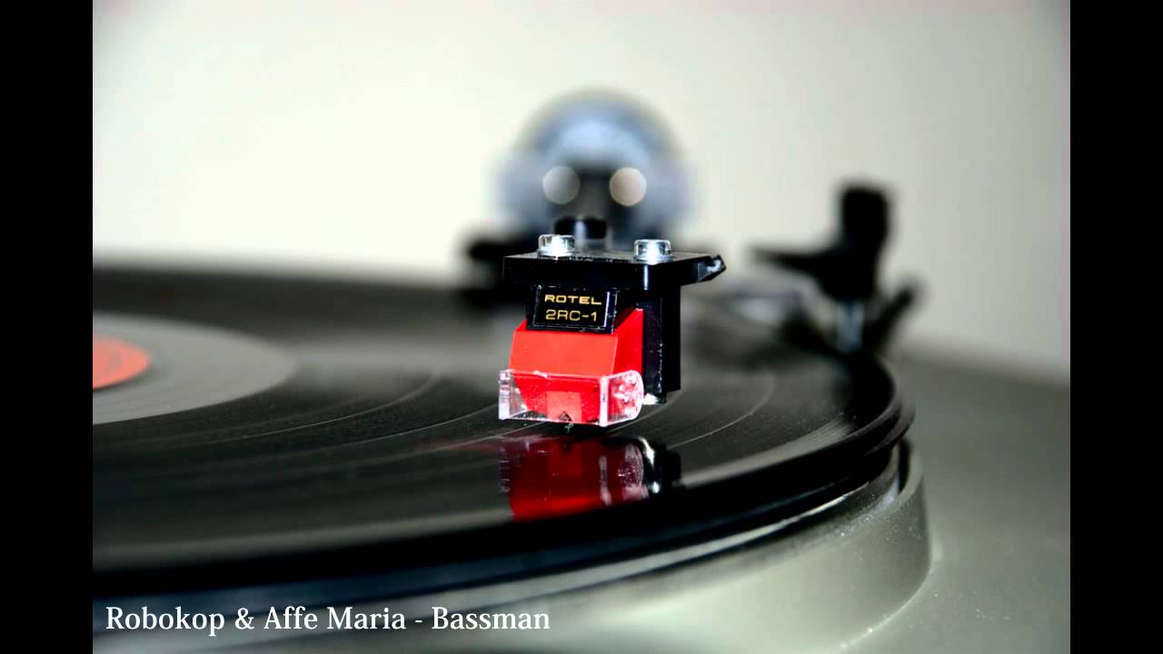 Robokop & Affe Maria - Bassman HD