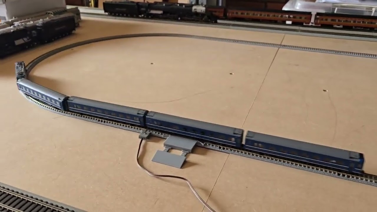 Review on the Tomix N Scale EF66 blue train set