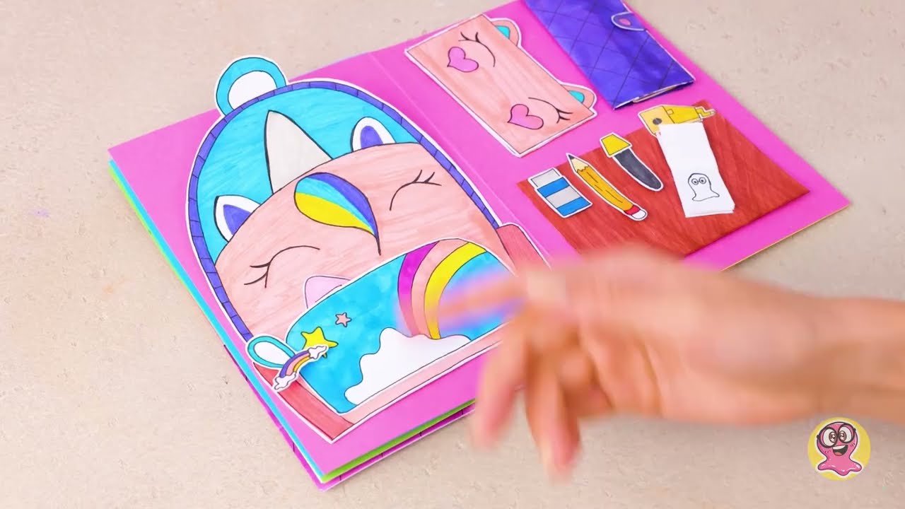 La școală! Cartea cu jocuri în culorile curcubeului VS neagră || DIY DISTRACTIV! 🕸️🦄
