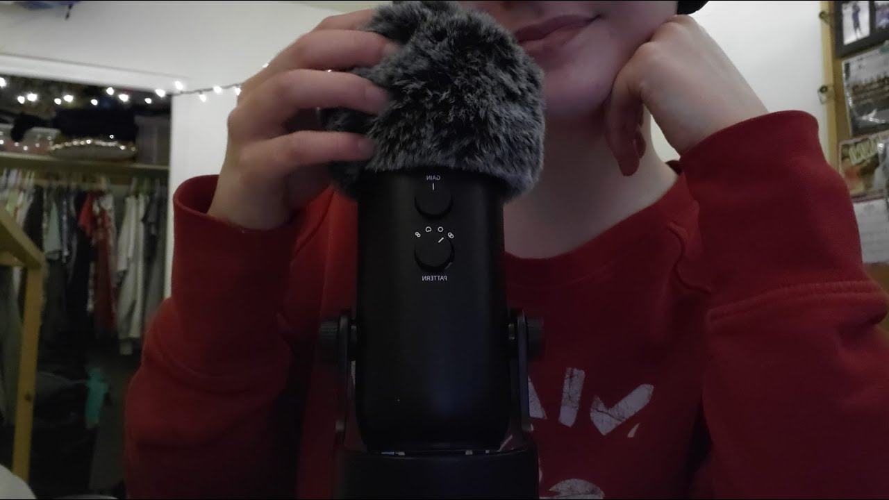 ASMR fluffy mic scratching🩶😴 (some up close whispers)