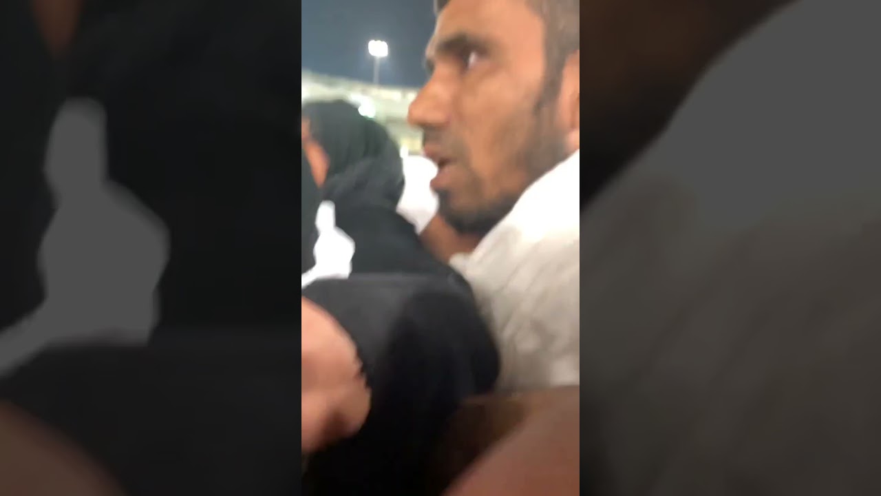 Hajar Aswad yang tidak pernah sepi dari jamaah. 