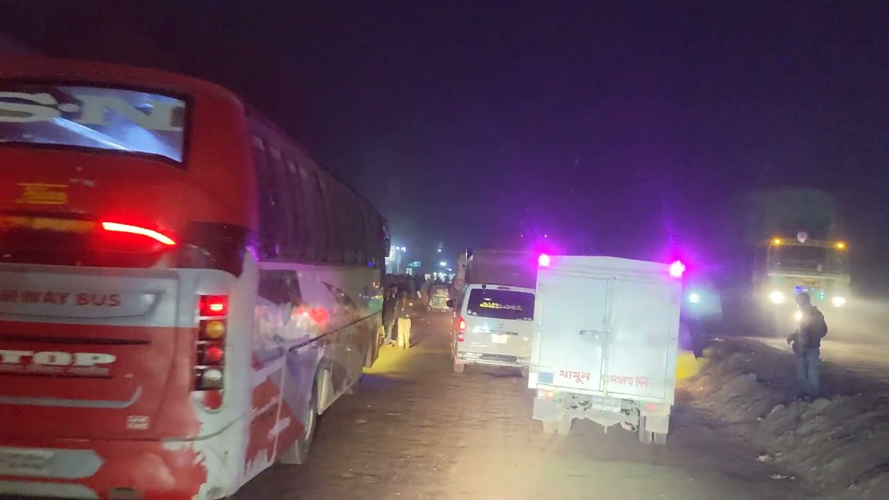 Traveling around the world on a winter night.🚎🛺🏍️🌴🌳