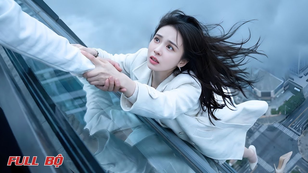 Bị Đẩy Xuống Lầu Trong Ngày Cưới, Cô Gái Trở Về Với Thân Phận Mới Khiến Cặp Đôi Phản Bội Khiếp Sợ