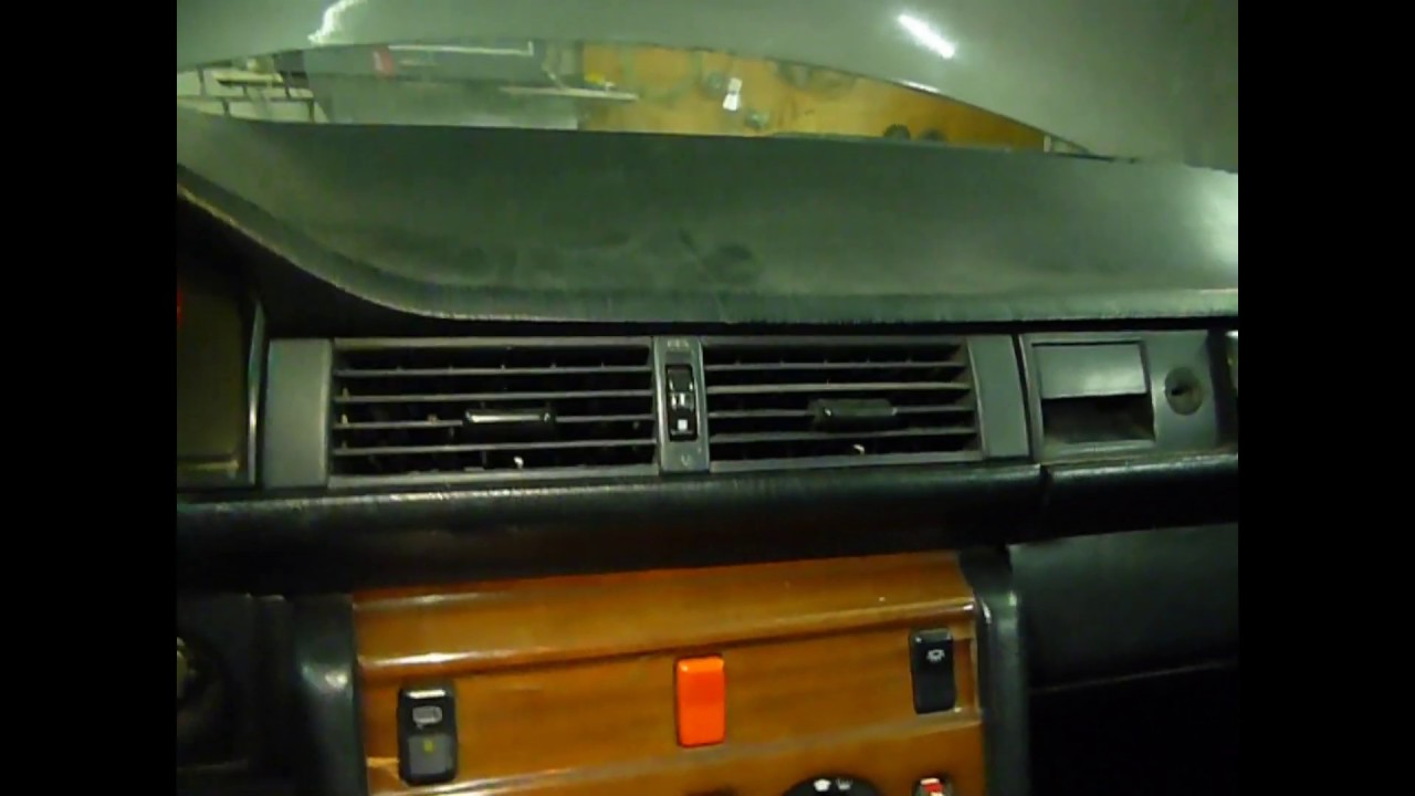 #W124. Ремонт центрального дефлектора и почему дует холодный воздух.