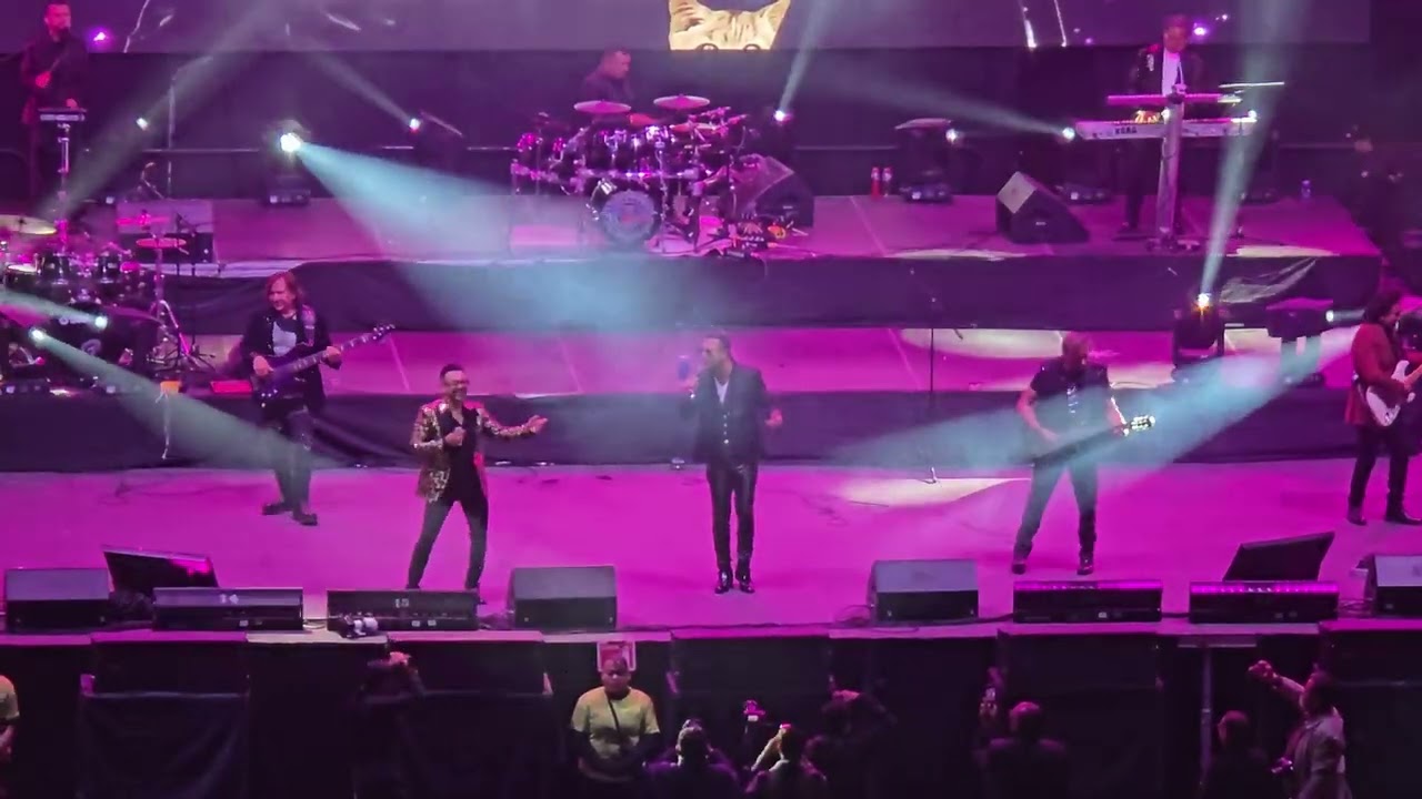 Bryndis ft Elefante Arena Cdmx