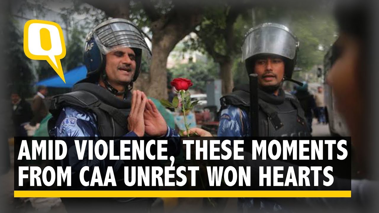 Amid Lathi-Charge and Stone-Pelting, 'Humane' Moments From CAA Protests Won Our Hearts| The Quint
