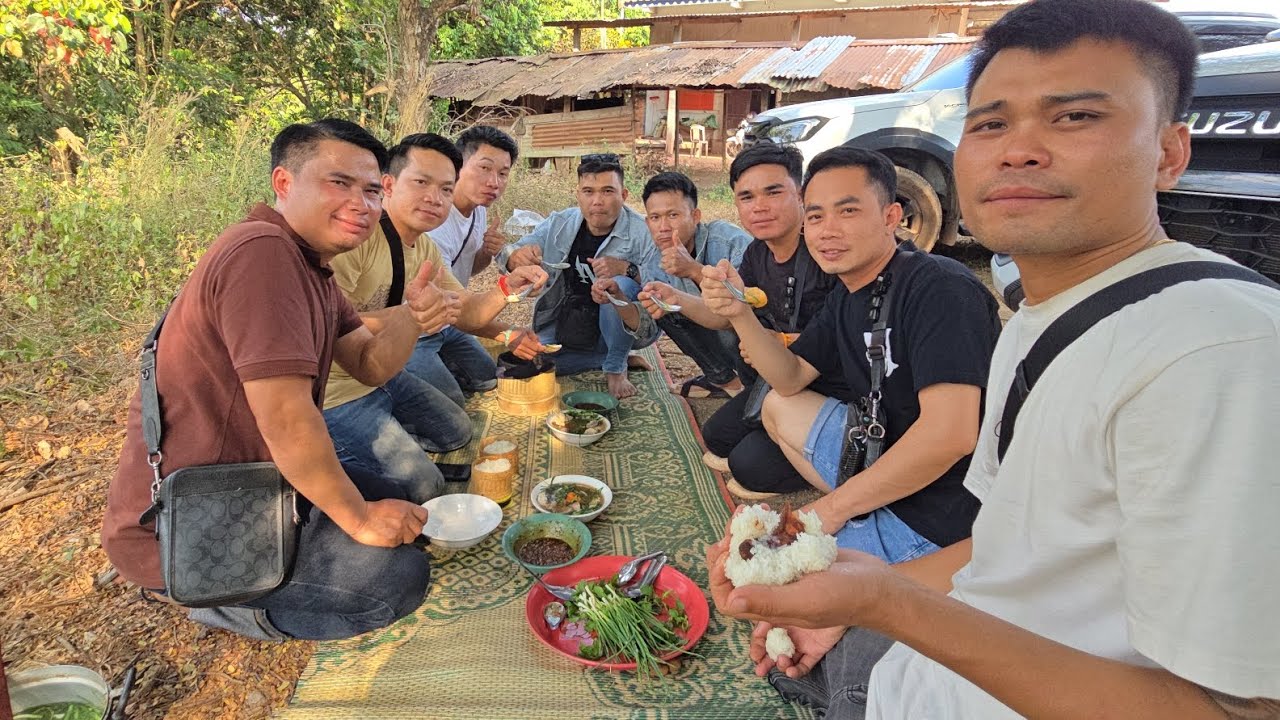 ทีมงานล้น ต้องยกพาข้าวหนี ย้ายที่กินข้าวใหม่