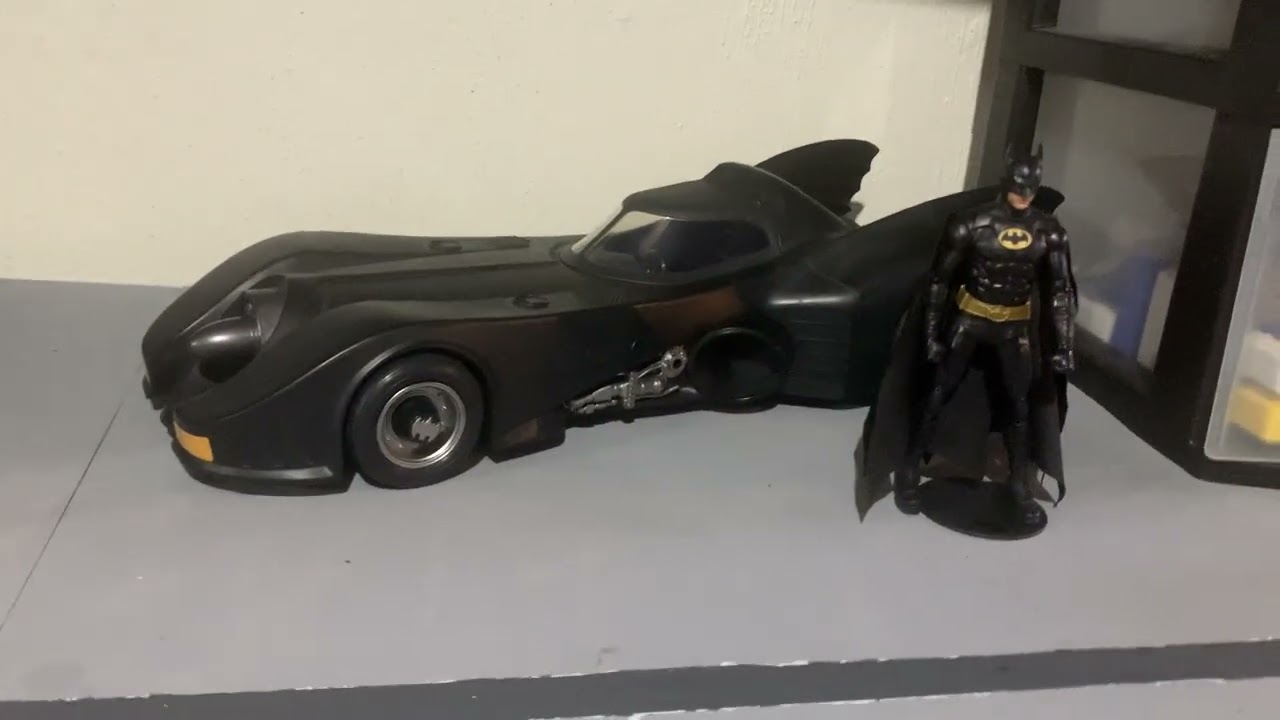 Dc multiverse 89 Batmobile with Batman by McFarlane toys