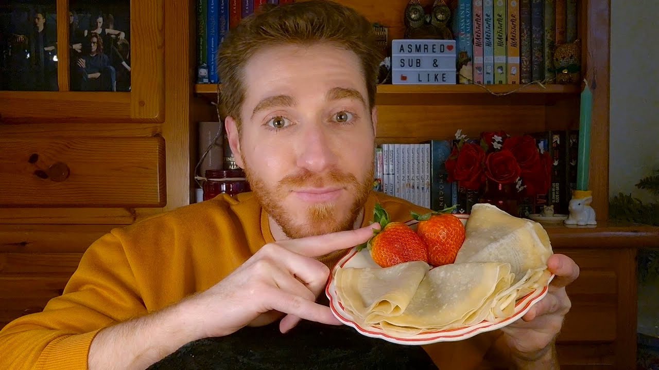 [ASMR] Comiendo Crepes con crema de cacao 🍫 y fresas 🍓 | Susurros, eating sounds