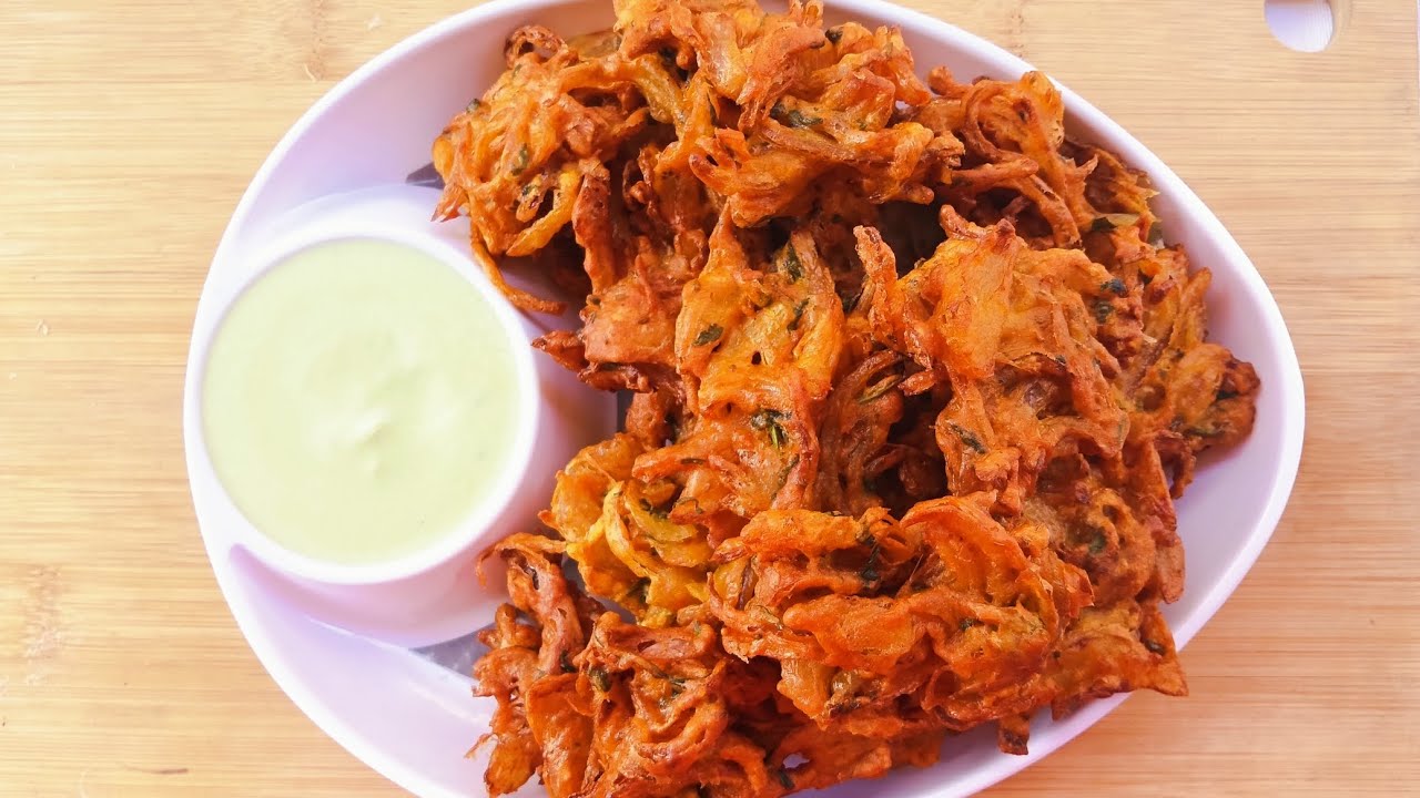 बाहर जैसे कुरकुरे, घर पर बने प्याज पकोड़ा रेसिपी | Quick & Easy Snack Recipe 🔥|pyaaj pakoda recipe