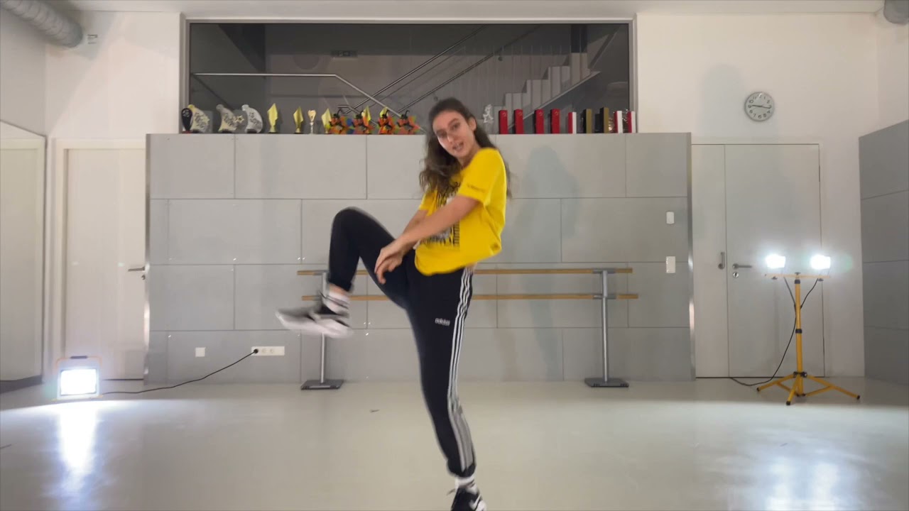 "Kiss Kiss" - Choreography by me