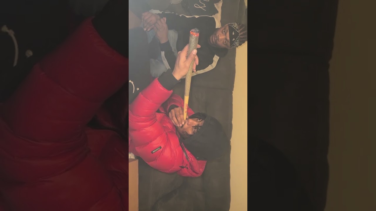 B-Lo216 Smoking a raw papers challenge cone  #smoking #raw #papers #viral