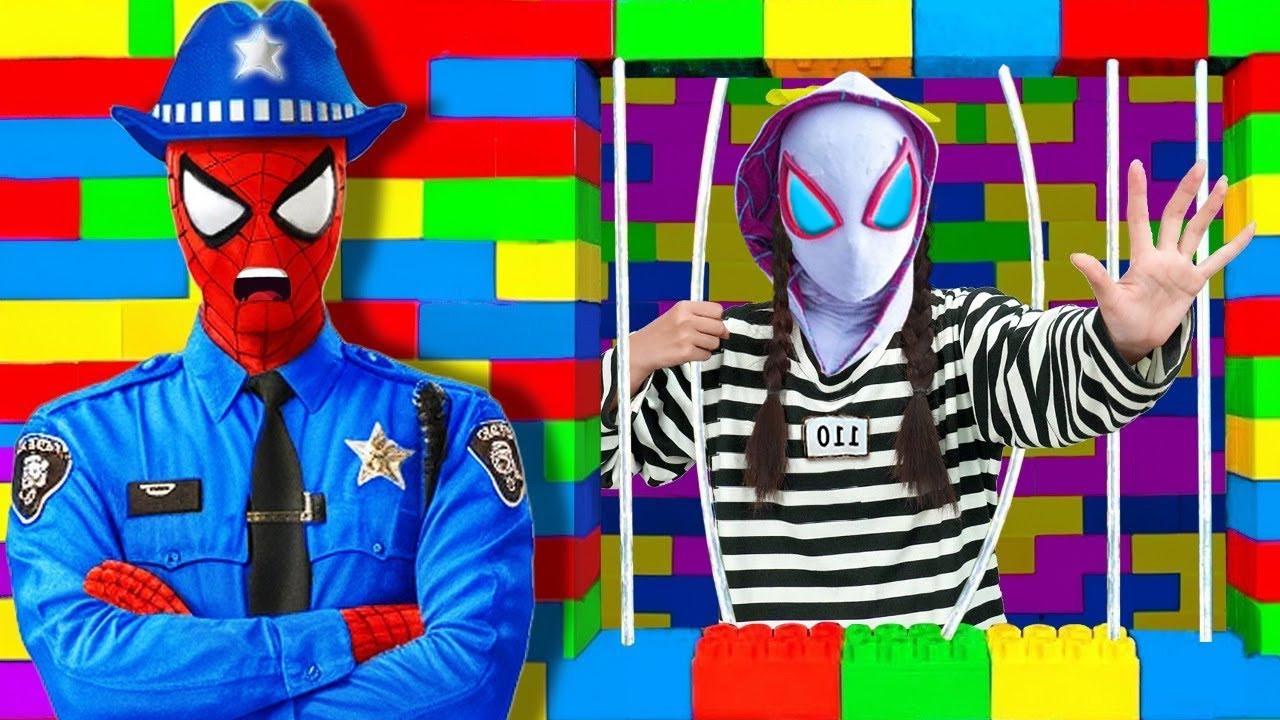Chief Soyay Becomes a Police Officer and Rescues SpiderMan from Sneaking into the Superhero Hospital