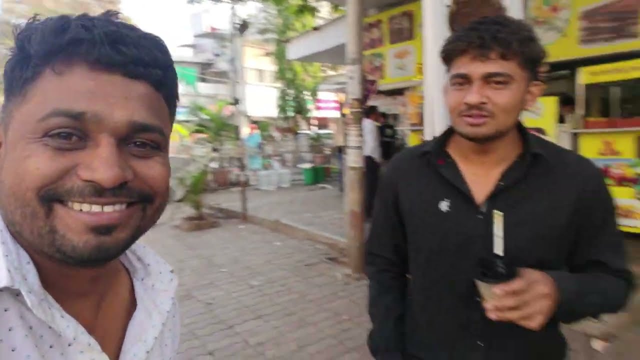 आजची आम्ही  कॅनॉटमध्ये  मोठ्या रिईलास्टर ला भेटलो आणि आजची ट्रीट कोल्ड कॉफीवरच ठरली 😋☕