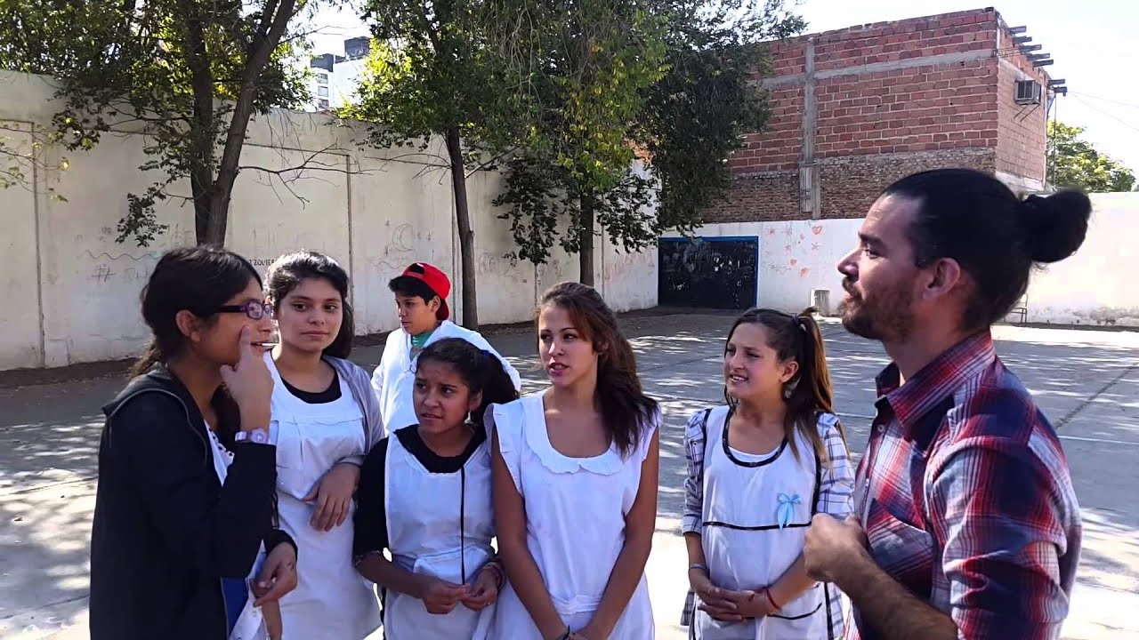 Yuyo visitó en la Escuela de sordos en Neuquén