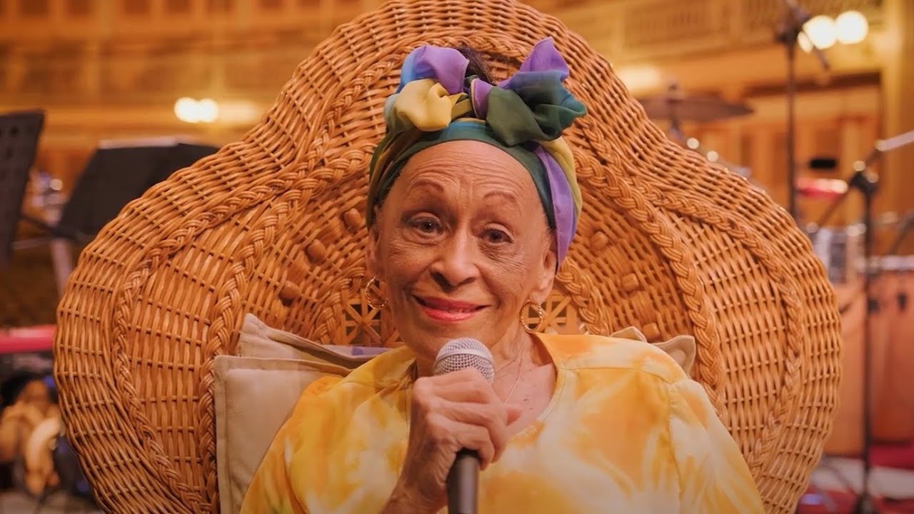 Orquesta Failde - Dos Gardenias (ft. Omara Portuondo)