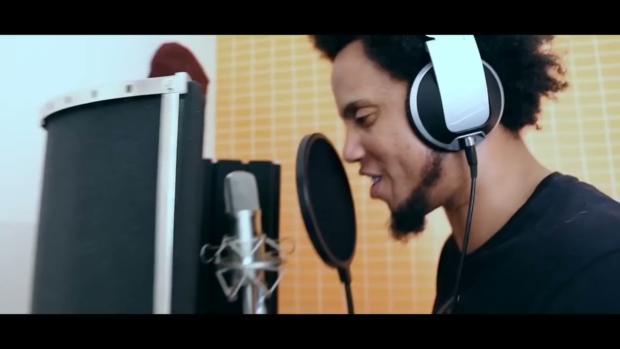 Lolo En El Microfono - 1% De Mi (Official Video)