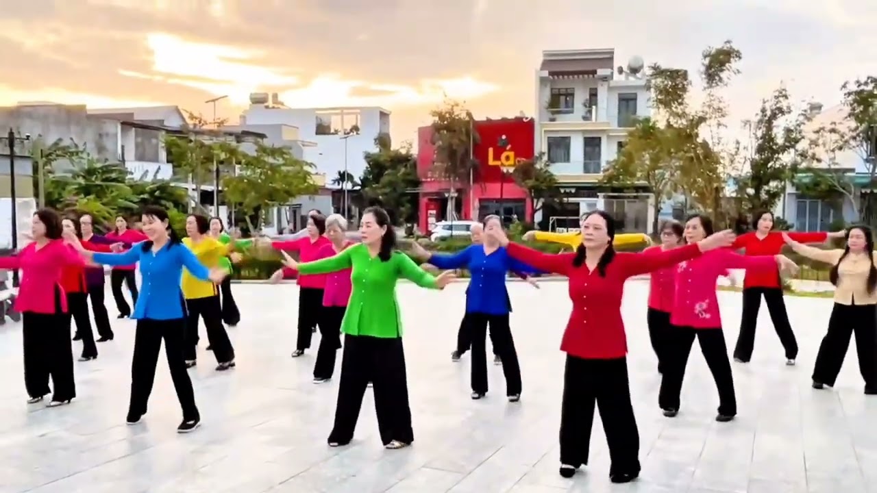 Dân vũ MỜI ANH VỀ THĂM QUÊ EM/BĐ Tuyết Bình 