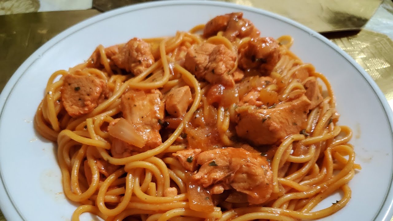 Espaguetis rojo con pollo. [ Facil y deliciosos] Spaghetti with chicken. 🍝