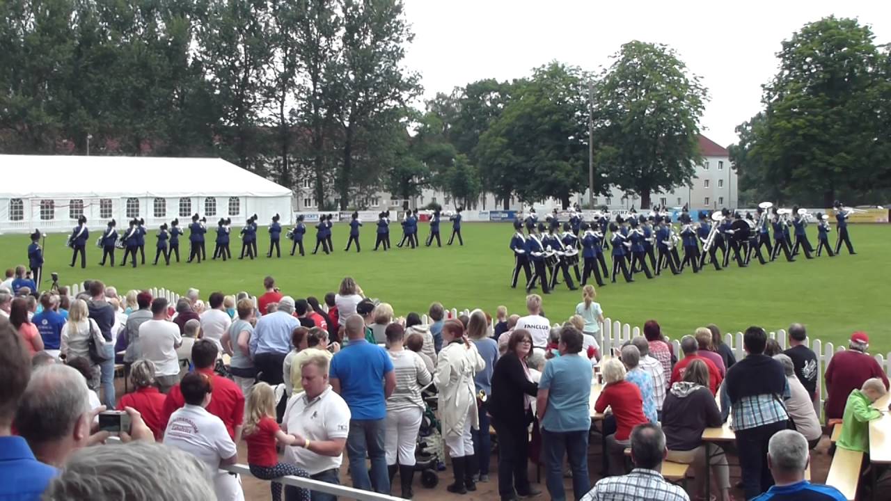Marsch- und Drillkontingent Spielmannszug Oberlichtenau zum 10. Radeberger Musikfest 2016
