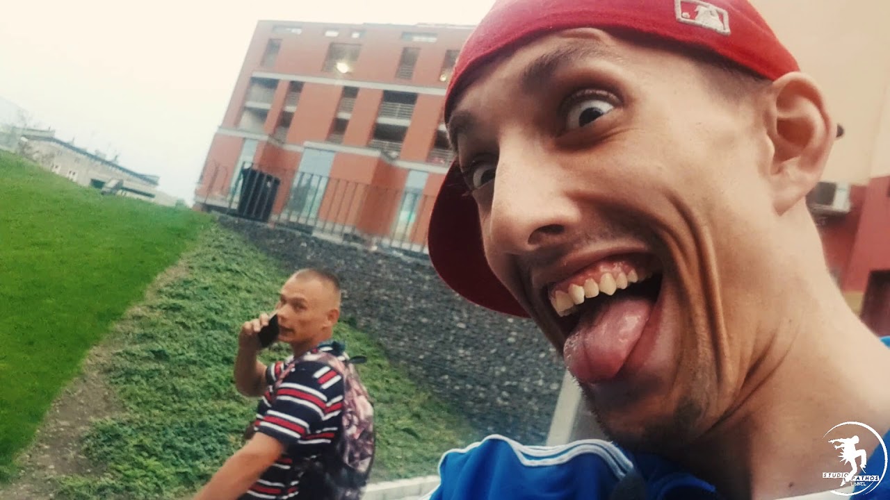 Intruz - ,,Wściekle wczuty