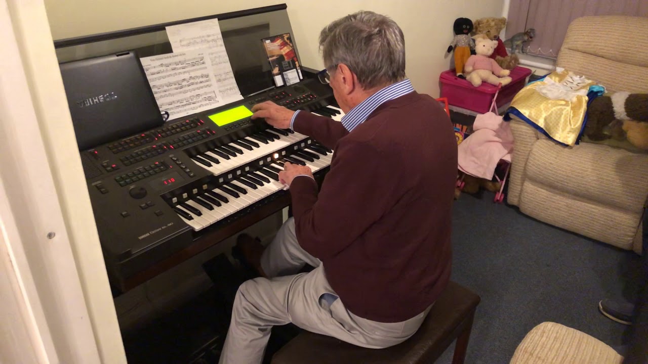 John Mann plays on the Yamaha Electone EL90