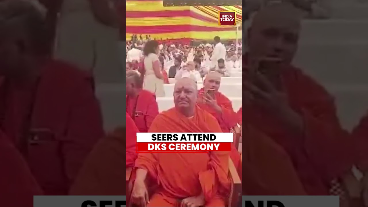 Seers Attend DK Shivakumar Oath Ceremony in Bengaluru | Spiritual Blessings at Lok Bhavan
