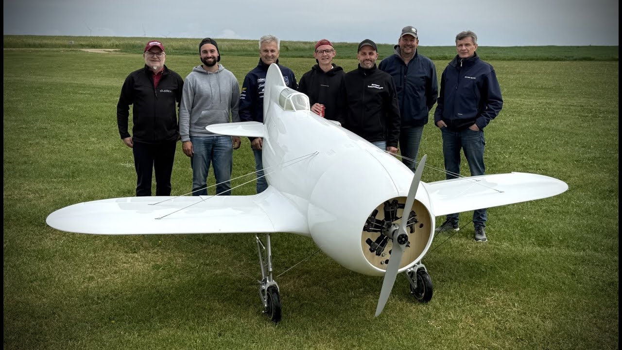 50% GeeBee R2 maiden flight MOKI 400 AIRWORLD no crash