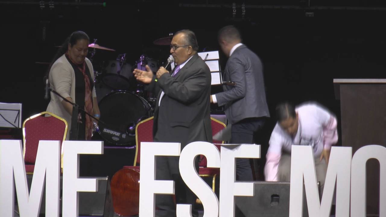 BAJO LA NUBE DE GLORIA .  PASTOR EDILBERTO ORTIZ. Congreso de jóvenes 2016