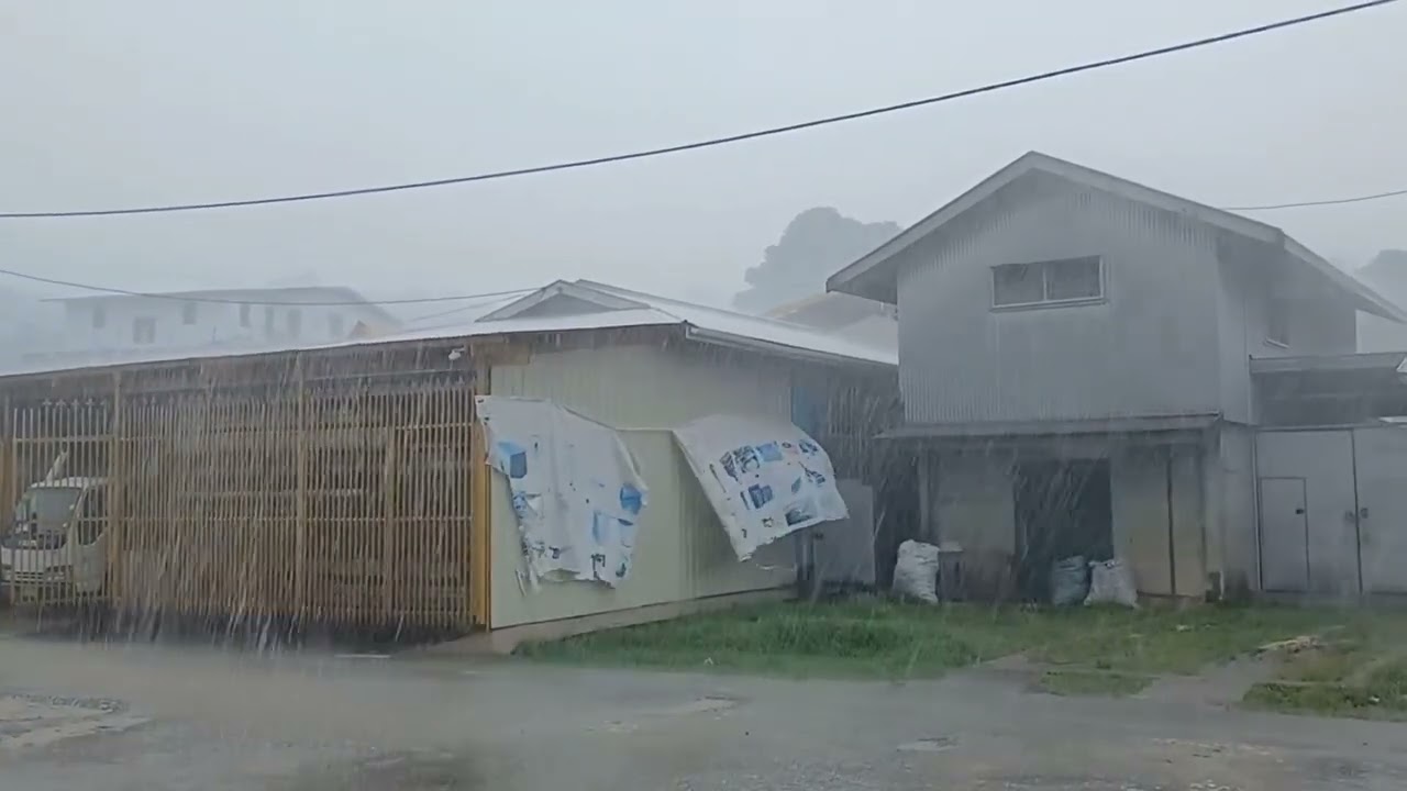 Heavy Rain & Strong Winds Hit Gizo Amid Cyclone Conditions