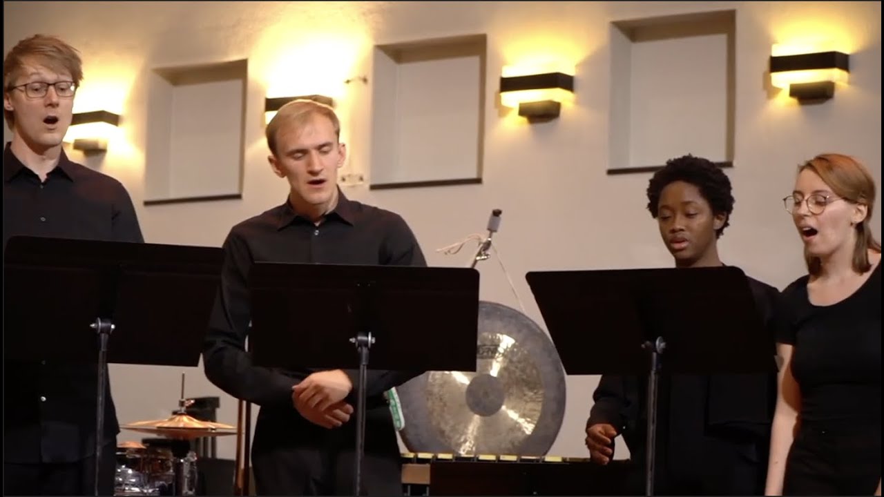 Torū Takemitsu: Small Sky/小さな空 (for choir)