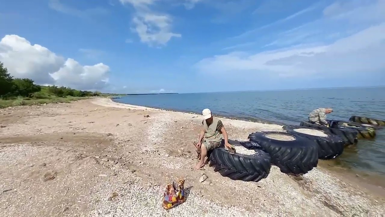 Отдых в Ейске на Азовском море . Нудистский пляж и дикий пляж в Ейске .