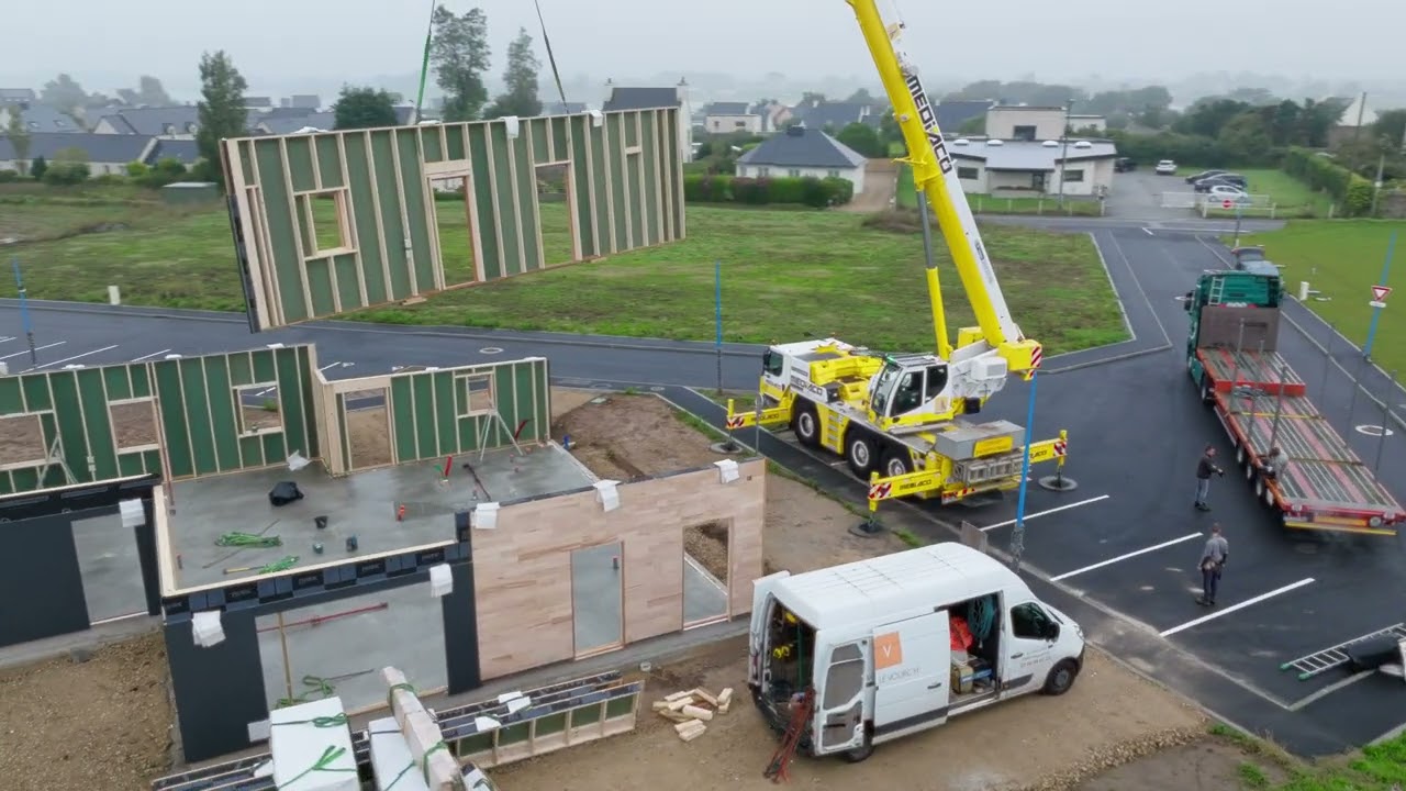 Montage de la micro-crèche à Guissény - Maisons Bois GLV