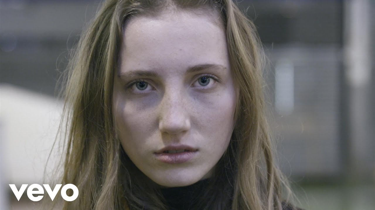Tomas Barfod - Pulsing (feat. Nina K) (Official Video)