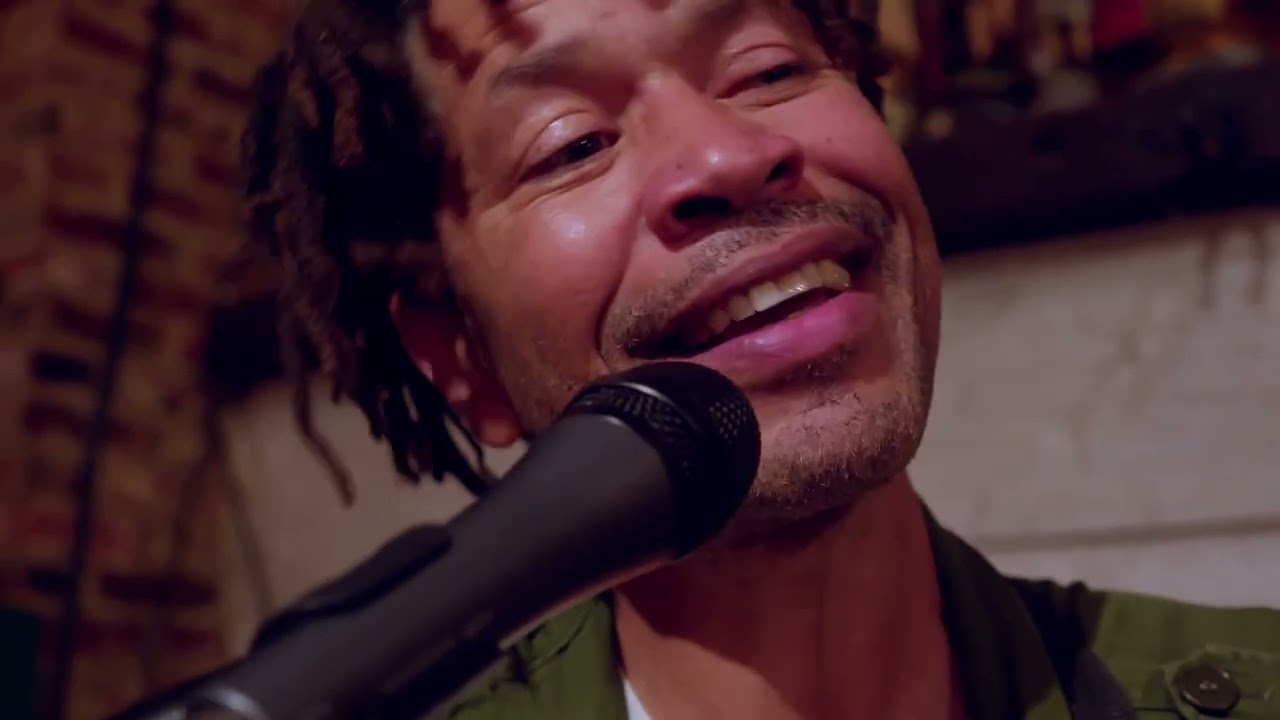 JERUSALEMA rendition by Bita Nascimento live on stage. Discover Live music in Antwerp Belgium.