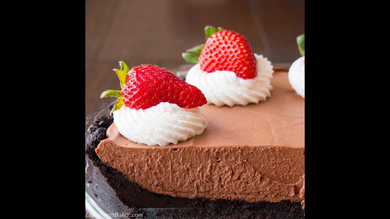 The BEST No-Bake Chocolate Cream Pie