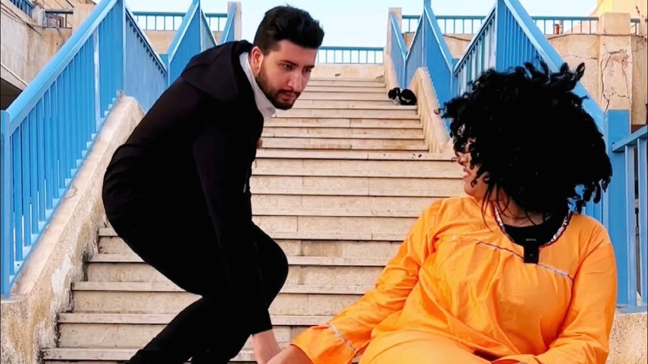 مليونيره تختبر موظفينها الجدد بلبس شحاته