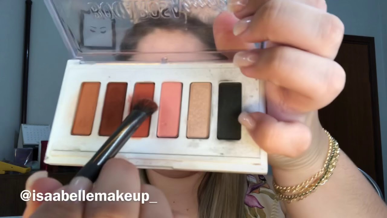 Maquiagem usando boca rosa beauty