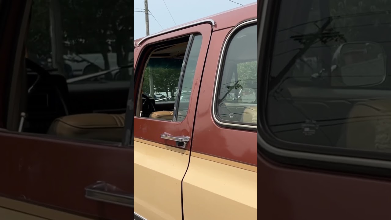 #chevrolet #suburban #squarebody #nobarnhere