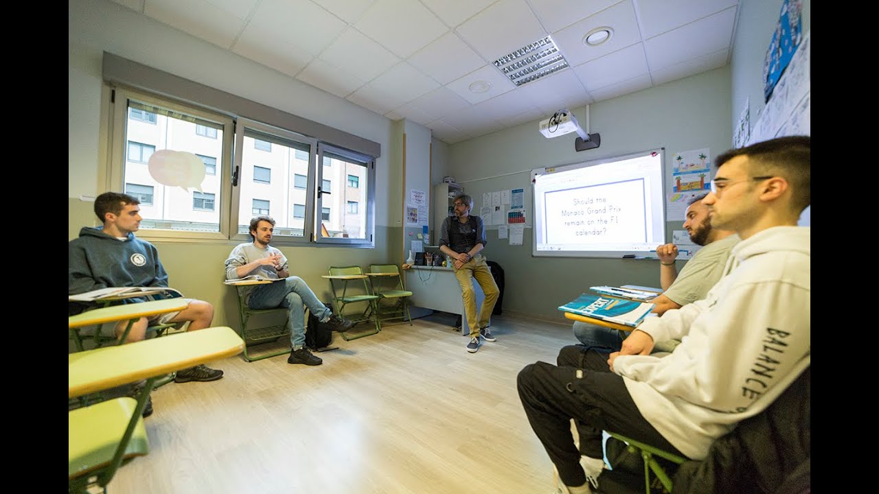 Classes for adults at York Idiomas