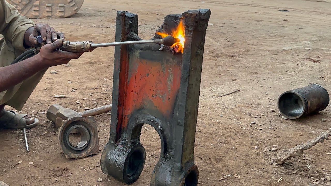 Hitachi excavator boom link crack Repair Welding is a commonly used technique in cracked material