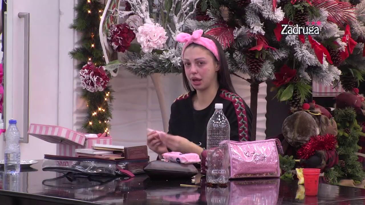 Zadruga 3 - Maja histeri&scaron;e, jer nema &scaron;minku, Iva je ubeđuje da je prirodno lepa - 26.12.2019.